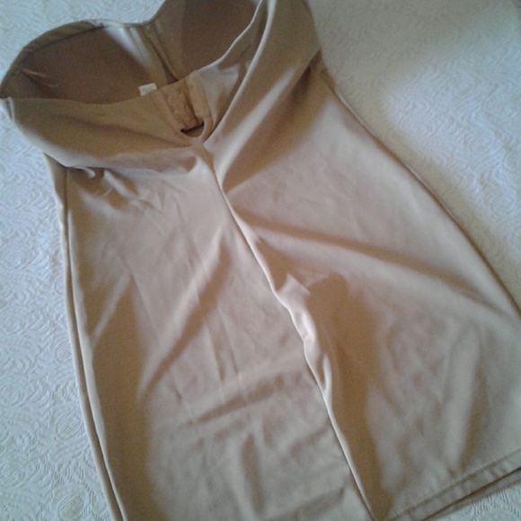 🌺 NWOT Flexees by Maidenform Shapewear - Picture 3 of 6